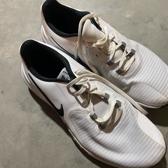 Men’s Nike - Picture 2 of 4